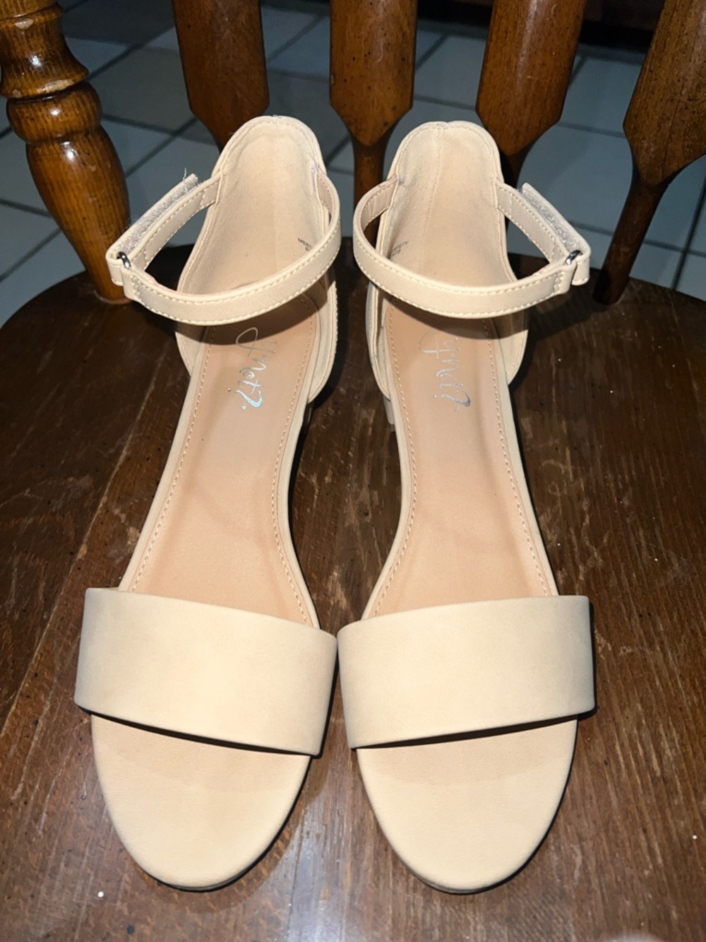 Classic Women's Ankle-Strap Sandals in Nude